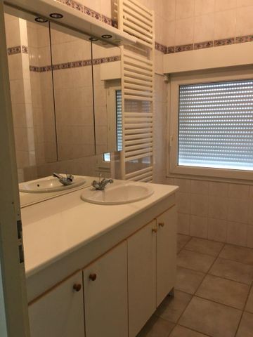 Location Appartement 4 pièces 100m² VILLENAVE D ORNON 33140 - Photo 2