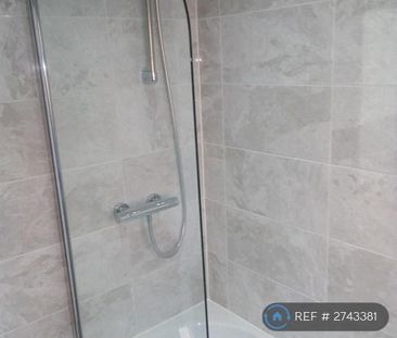 2 bedroom semi-detached house to rent - Photo 4