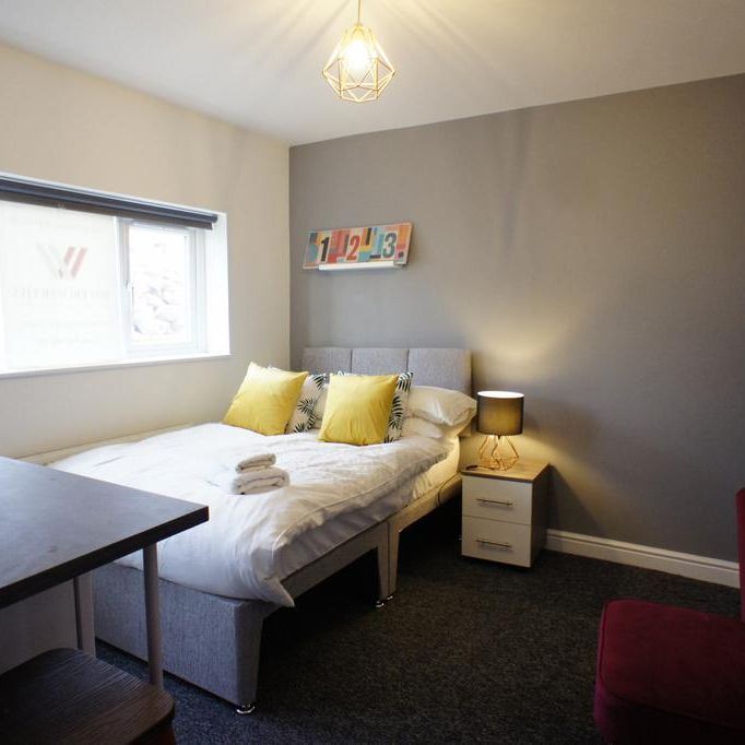 1 bedroom in a house share to rent - Photo 1