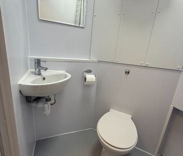 Studio Flat, Chapel Street, M3 - Photo 2