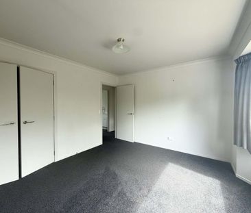 Outstanding On Omata - Photo 5