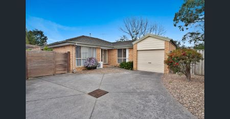 🌟 Prime Position + Plenty of Space! 🌟 - Photo 3