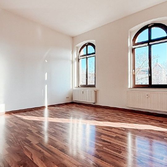 Lichtdurchflutet - zentrumsnahe Wohnung mit Ausblick - Photo 1