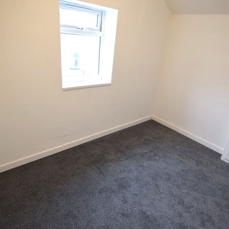 To Let Studio - Photo 4