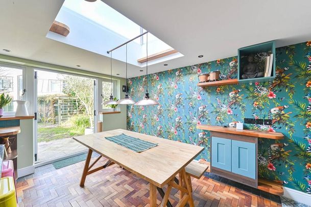 3 bedroom flat to rent - Photo 1