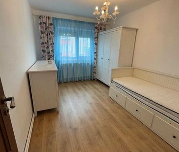 Apartament de inchiriat, 3 camere decomandat, zona centrala, Bacau - Photo 2