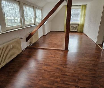 Gemütliche Dachgeschosswohnung mit ca. 75 m² Wohnfläche und 3 Zimmern - Foto 2