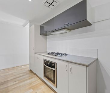 Spacious & Energy-Efficient 3-Bedroom Home with Solar & Low-Mainten... - Photo 2