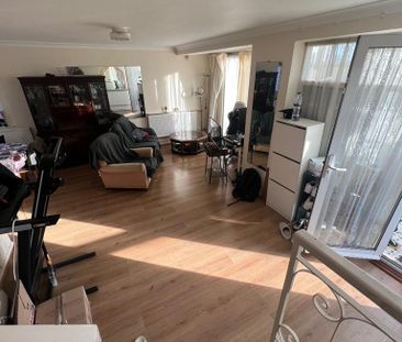 3 bedroom detached house to rent - Photo 3