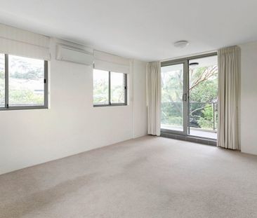 Cosmopolitan lifestyle on Eastern Hill - Photo 3