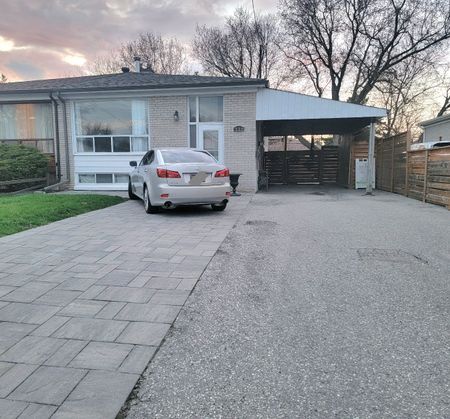 For Lease - 339 Taylor Mills Drive, Richmond Hill, Ontario - Photo 4