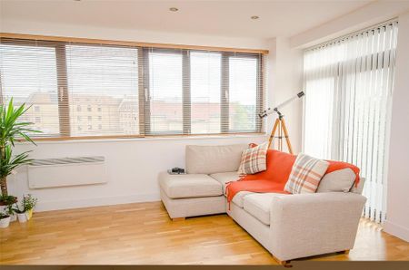 2 bedroom flat to rent - Photo 4