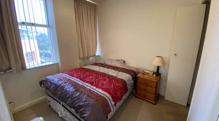 1 bedroom apartment - Photo 3