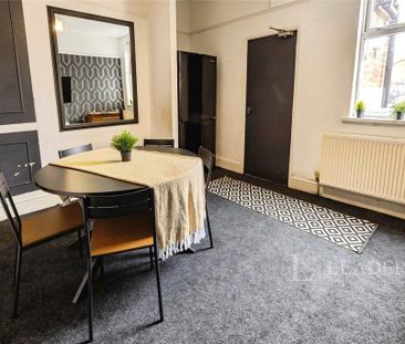 5 bedroom terraced house to rent - Photo 4