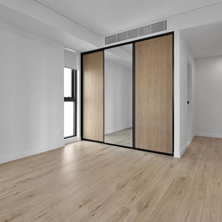 Luxurious Near New Three Bedroom Apartment in the Heart of West Ryde - Photo 1
