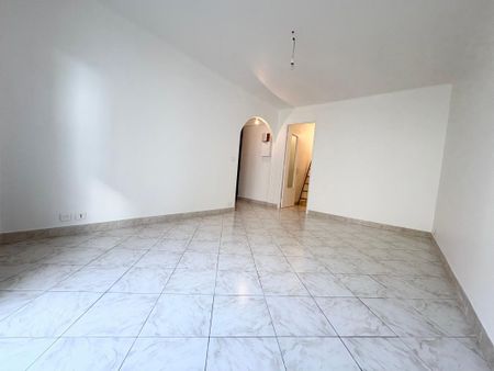 Location Appartement 3 pièces 54m² NICE 06000 - Photo 3