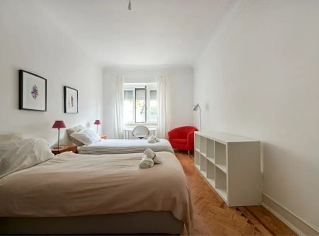 Alameda Dom Afonso Henriques, Lisbon, Lisbon 1900-181 - Photo 3