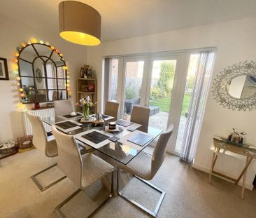 4 bedroom detached house to rent - Photo 4