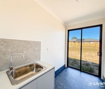 “For Lease |Brand New House” - Photo 6