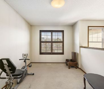 540 Evergreen Circle SW - Photo 3