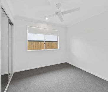 7 Sophora St, White Rock - Photo 3