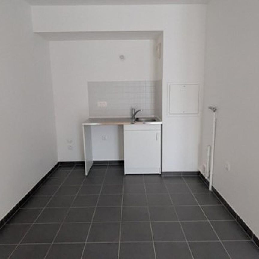 location Appartement T2 DE 43.1m² À ASNIERES - Photo 1