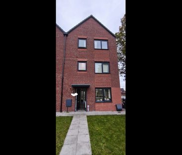 Room in a Shared House, Eastleigh Drive, M40 - Photo 2