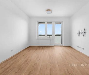 Světlý a Moderní Byt 2+kk s Balkonem a Sklepem, Okamžitě Volný, Hos... - Photo 3