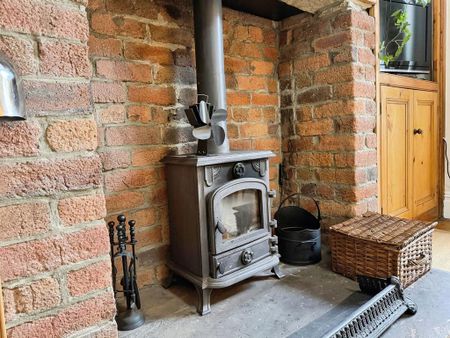 3 bedroom terraced house to rent - Photo 4