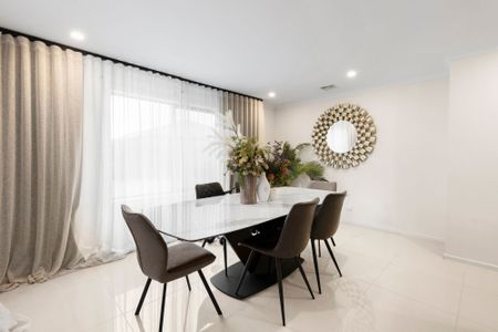 Modern Family Home - Photo 4