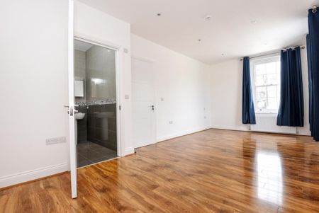 2 bedroom flat to rent - Photo 2