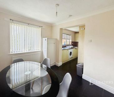 3 bedroom flat to rent - Photo 1