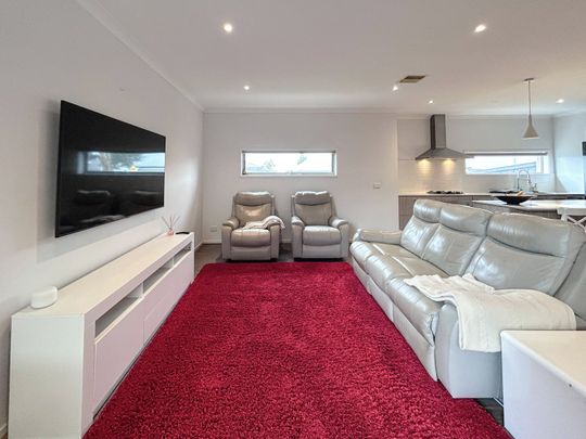 Contemporary Family Living in Mayfield Estate - Photo 1