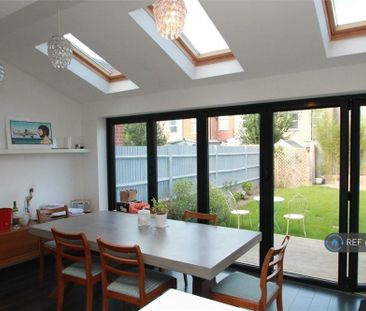 3 bedroom end of terrace house to rent - Photo 6
