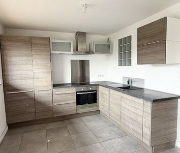 Location Appartement 75m² LENS 62300 - Photo 3