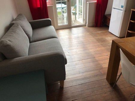 4 bedroom house to rent - Photo 3