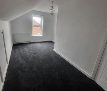 3 bedroom end of terrace house to rent - Photo 3