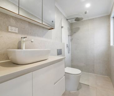 Fully renovated cottage in picturesque setting. - Photo 2