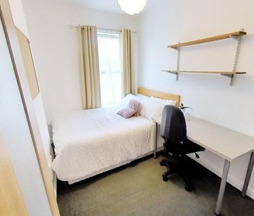 1 bedroom in a house share to rent - Photo 3