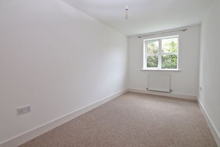 Deanfield Close, Hamble, Southampton - Photo 4
