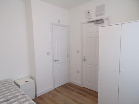 Grafton Street , Warrington, WA5 1QA - Photo 2