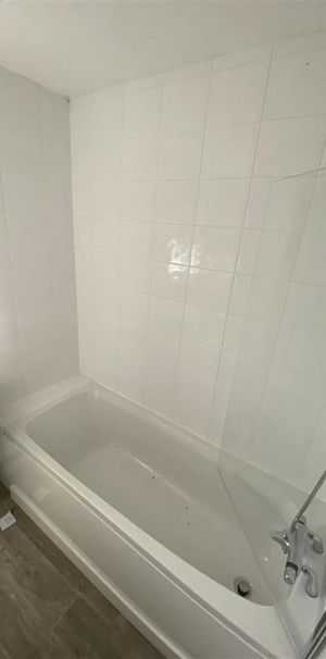 1 bedroom property to rent - Photo 1