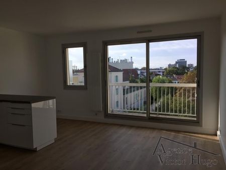 Rueil situation idéale pour ce très beau studio, à deux pas du coeur de Ville - Photo 3