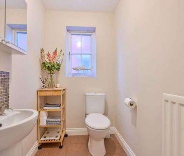 Derisley Close, Byfleet, KT14 - Photo 4