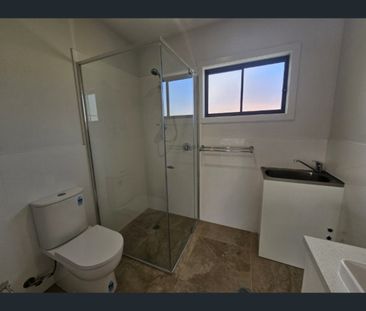 7a Edelsten Court, Carrara, Qld 4211 - Photo 6