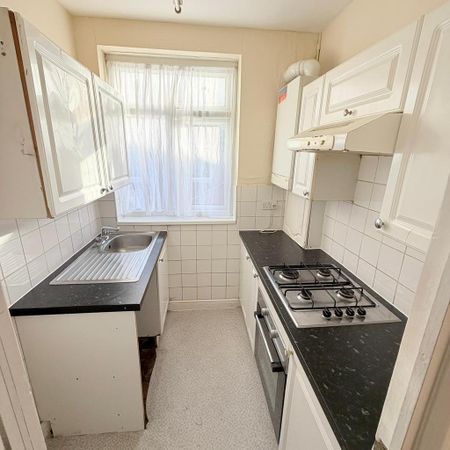 2 bedroom flat to rent - Photo 5