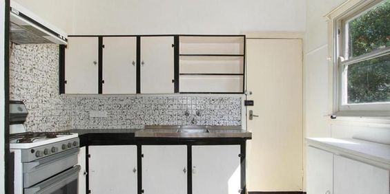 Spacious Home in Convenient Location - Photo 3