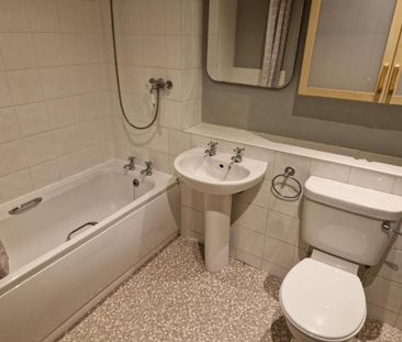 2 bedroom maisonette to rent - Photo 4