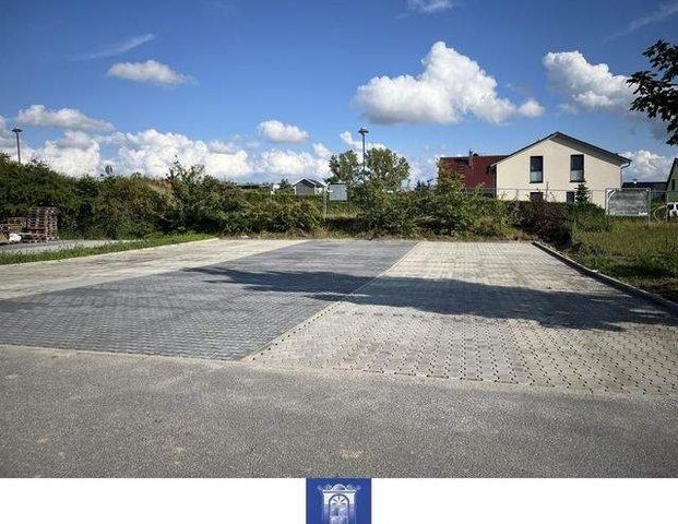 Individuell Wohnen im Erstbezug! Großes Wohnzimmer, schöner Balkon, modernes Bad! - Photo 1