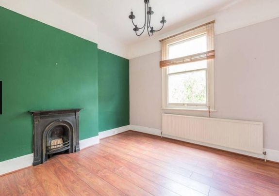 2 Bed Flat, Park Hill, W5 - Photo 1